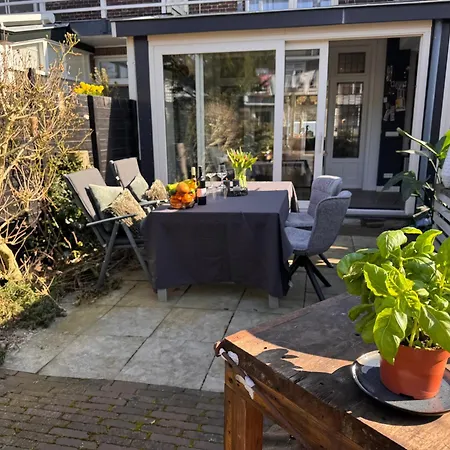 In Center Near Bloemendaal-zandvoort Private Garden Ferienhaus Haarlem